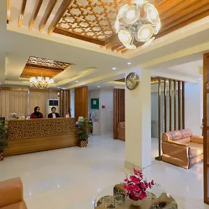 Grand Circle *** Dhaka